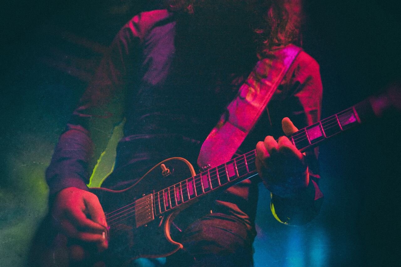 music play guitar concert red color 1409629 pxhere.com